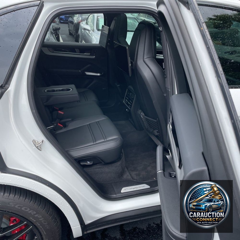 2024 Porsche Cayenne S