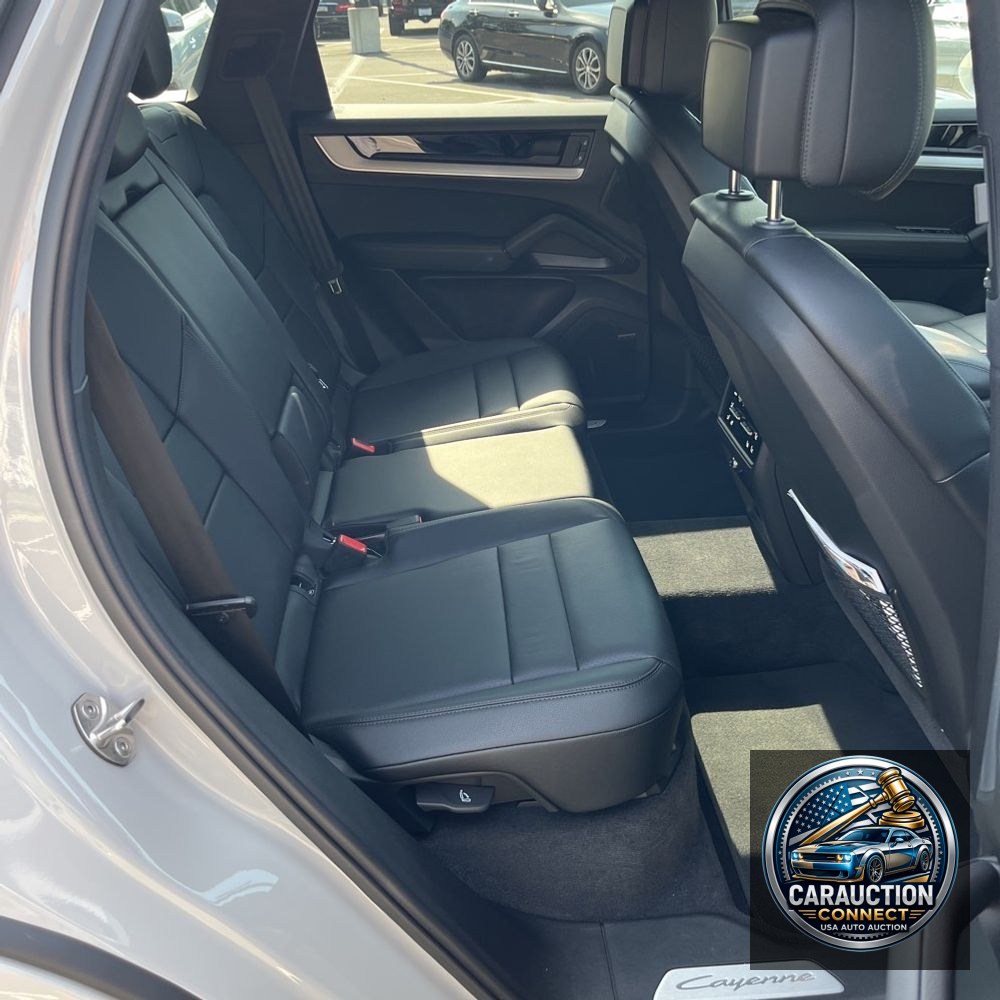 2024 Porsche Cayenne S