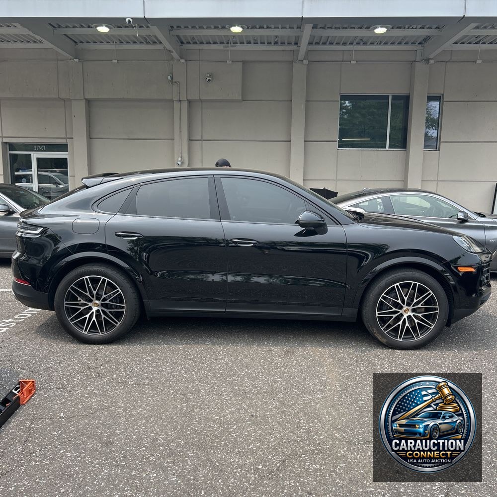 2024 Porsche Cayenne Base
