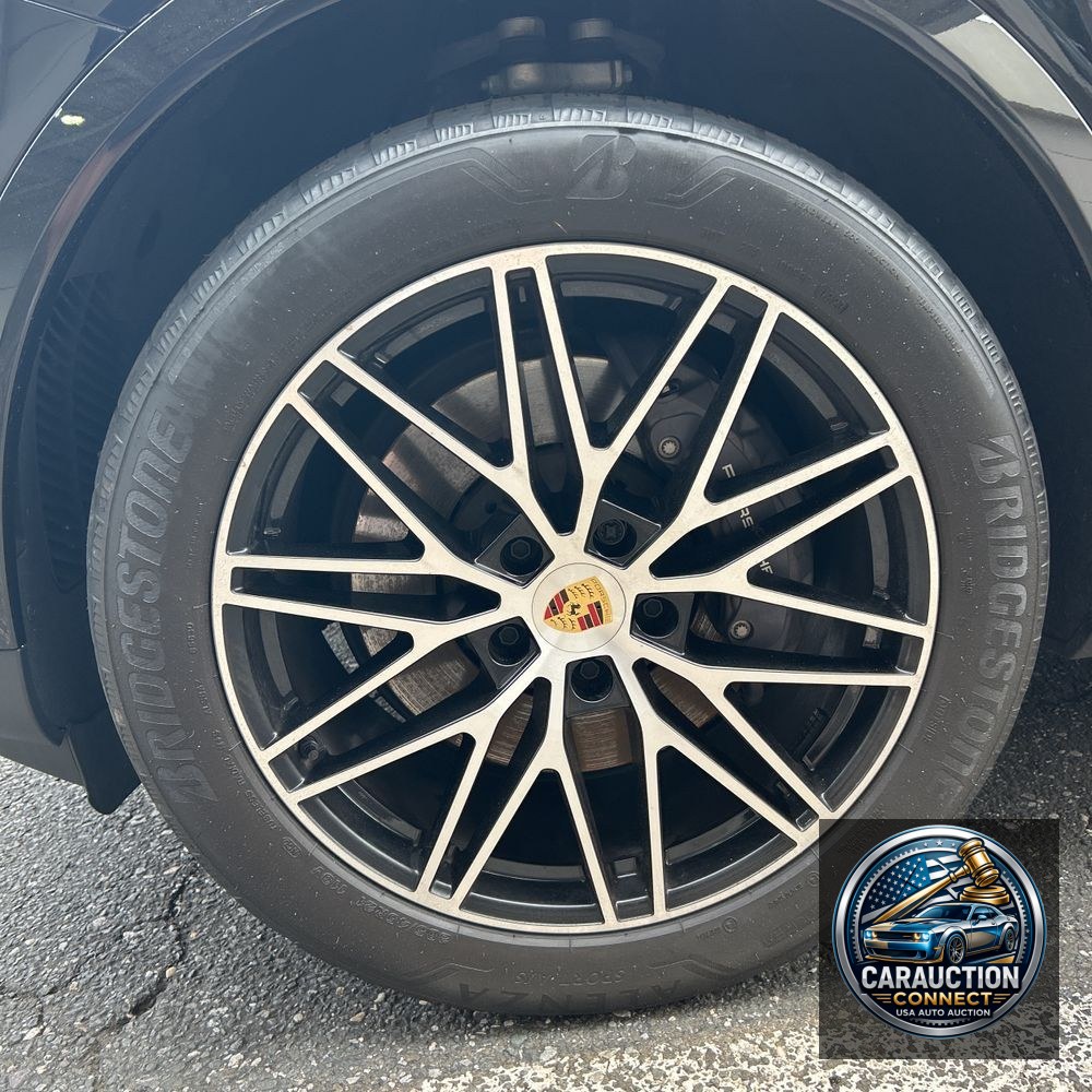 2024 Porsche Cayenne Base