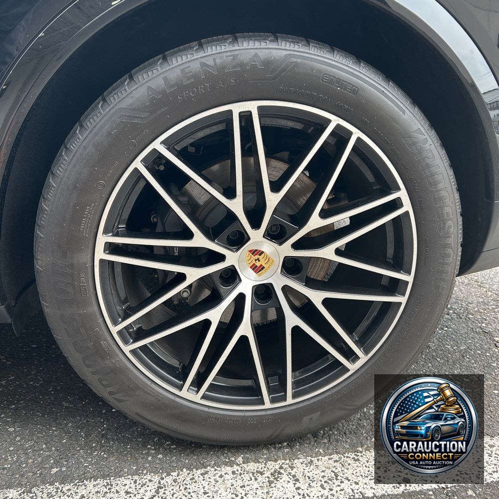 2024 Porsche Cayenne Base