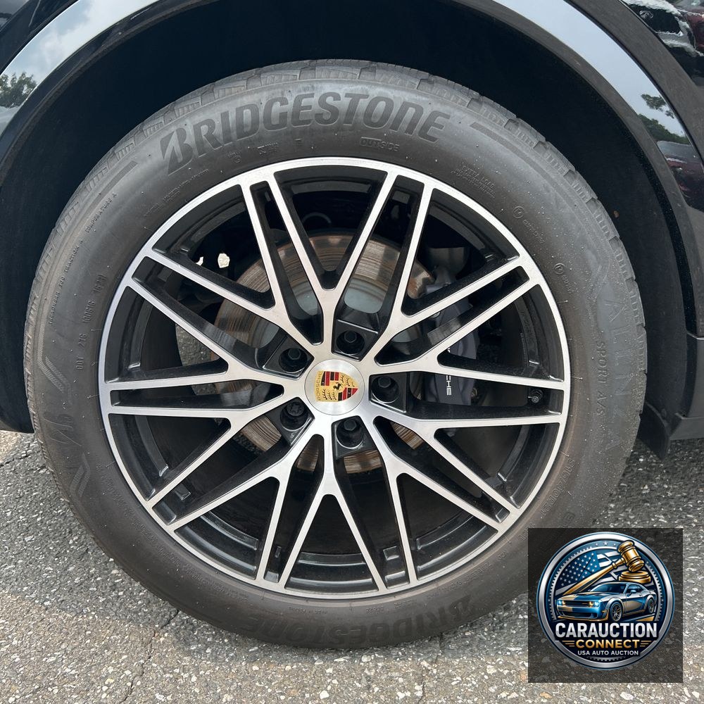 2024 Porsche Cayenne Base