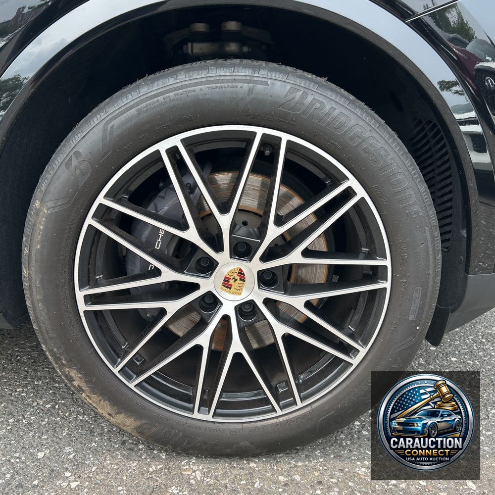 2024 Porsche Cayenne Base