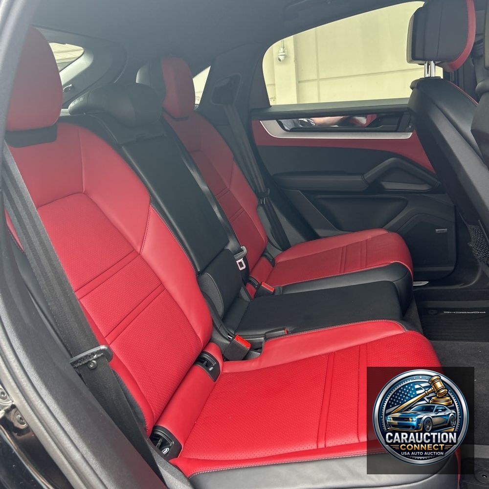 2024 Porsche Cayenne Base