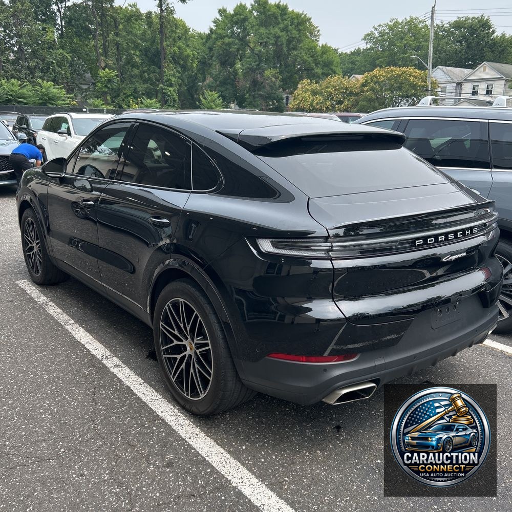 2024 Porsche Cayenne Base
