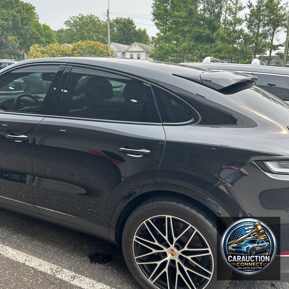 2024 Porsche Cayenne Base