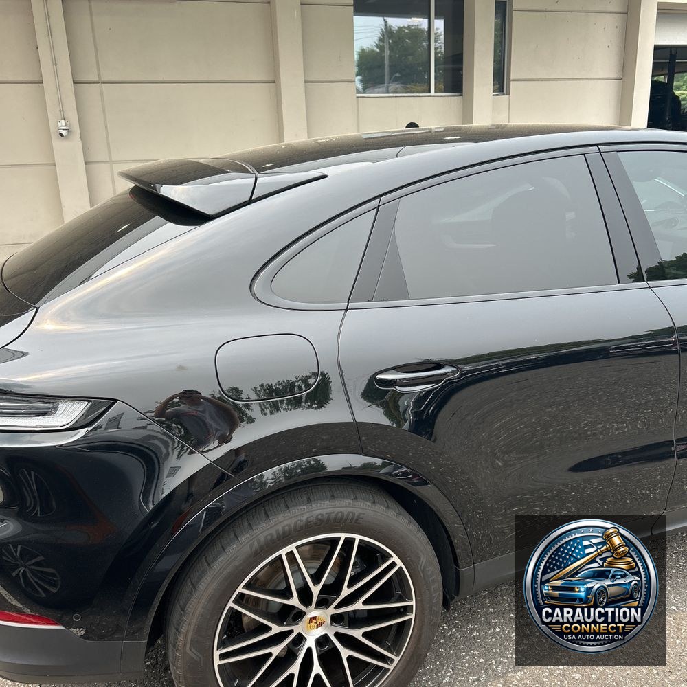 2024 Porsche Cayenne Base