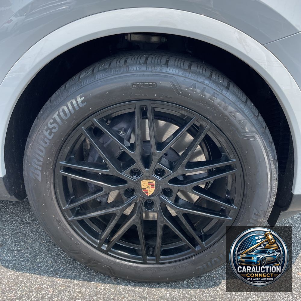 2025 Porsche Cayenne Coupe