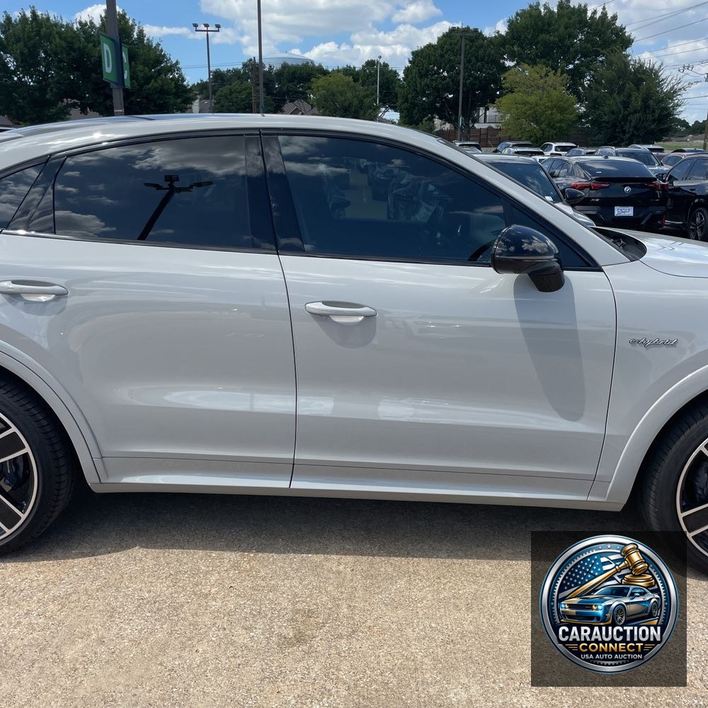 2022 Porsche Cayenne E-Hybrid Coupe