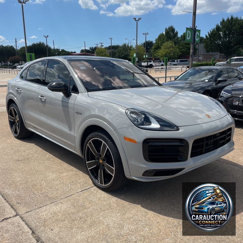 2022 Porsche Cayenne E-Hybrid Coupe