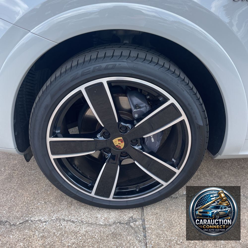 2022 Porsche Cayenne E-Hybrid Coupe