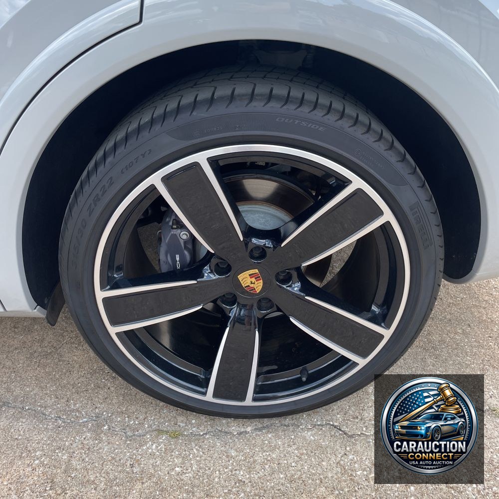 2022 Porsche Cayenne E-Hybrid Coupe