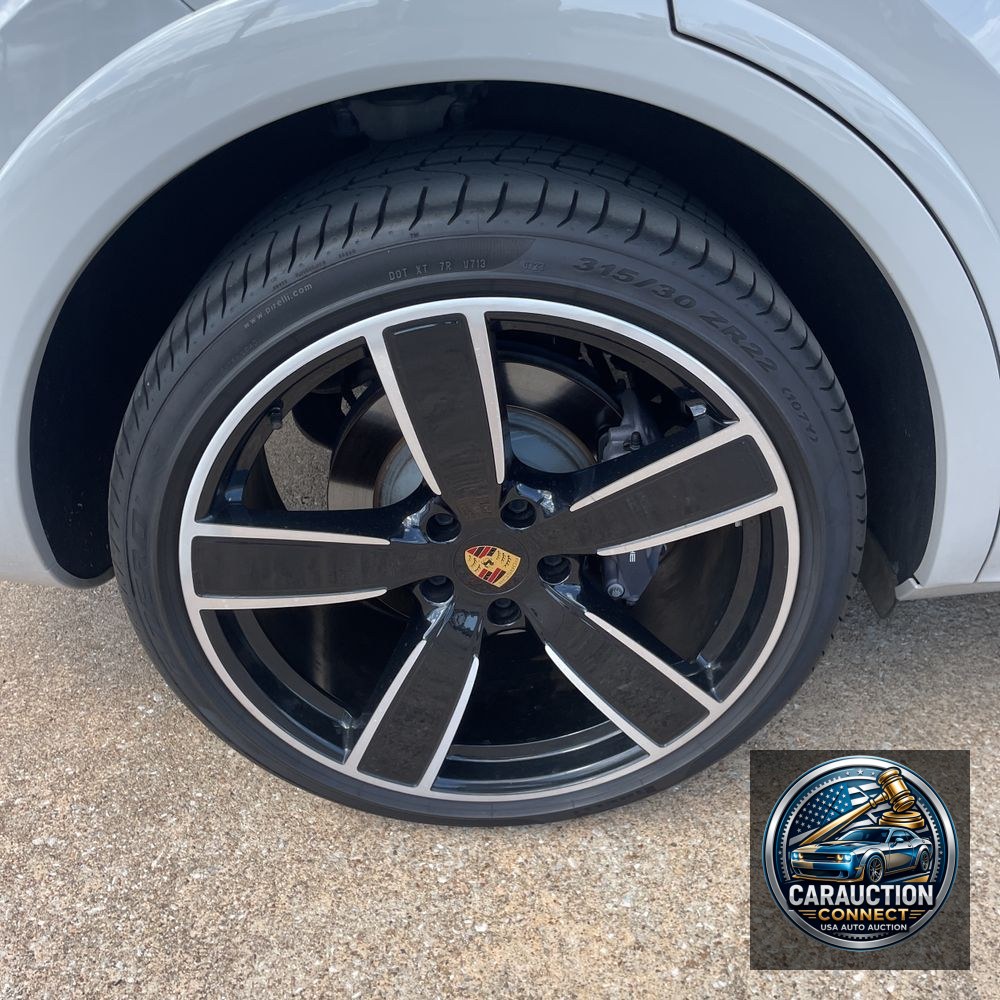 2022 Porsche Cayenne E-Hybrid Coupe