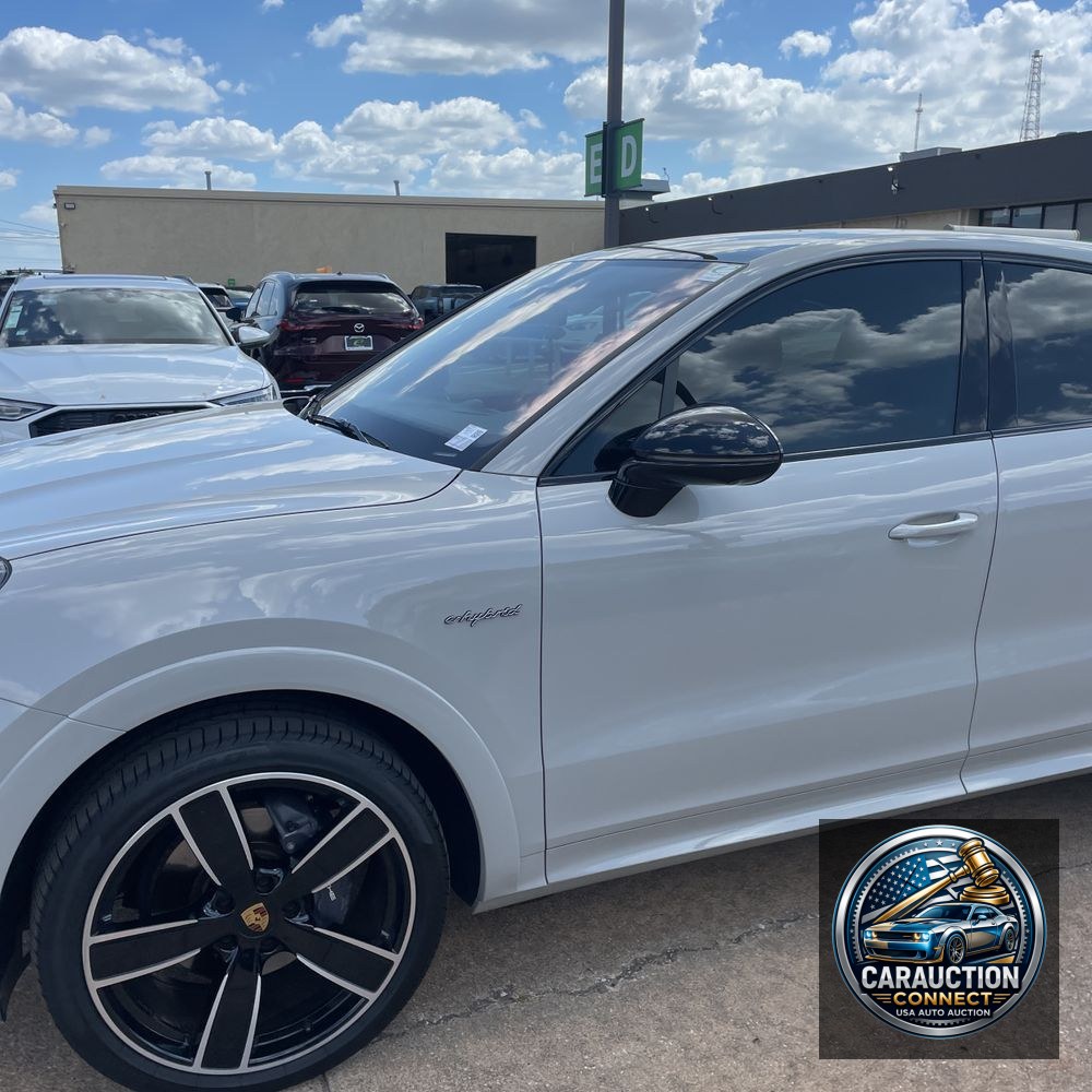 2022 Porsche Cayenne E-Hybrid Coupe