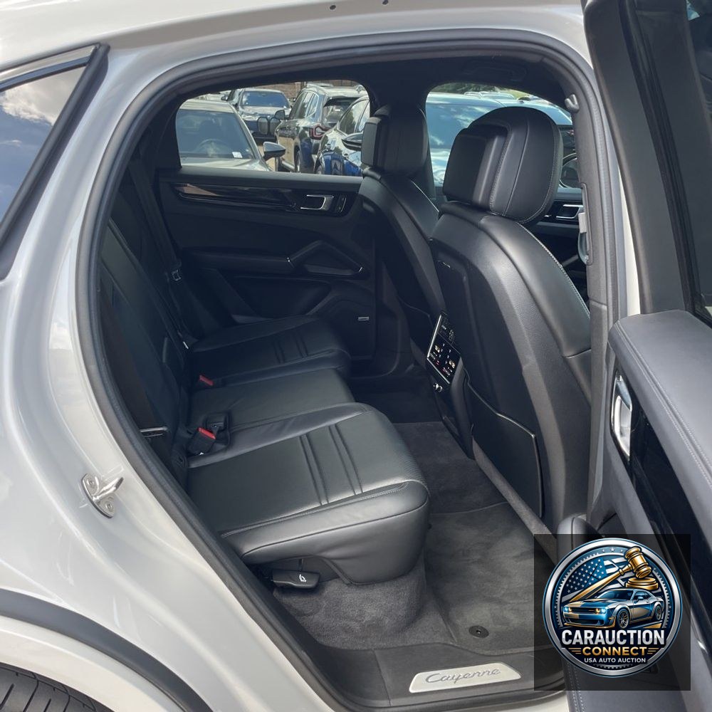 2022 Porsche Cayenne E-Hybrid Coupe