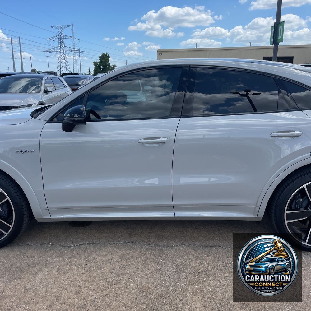 2022 Porsche Cayenne E-Hybrid Coupe