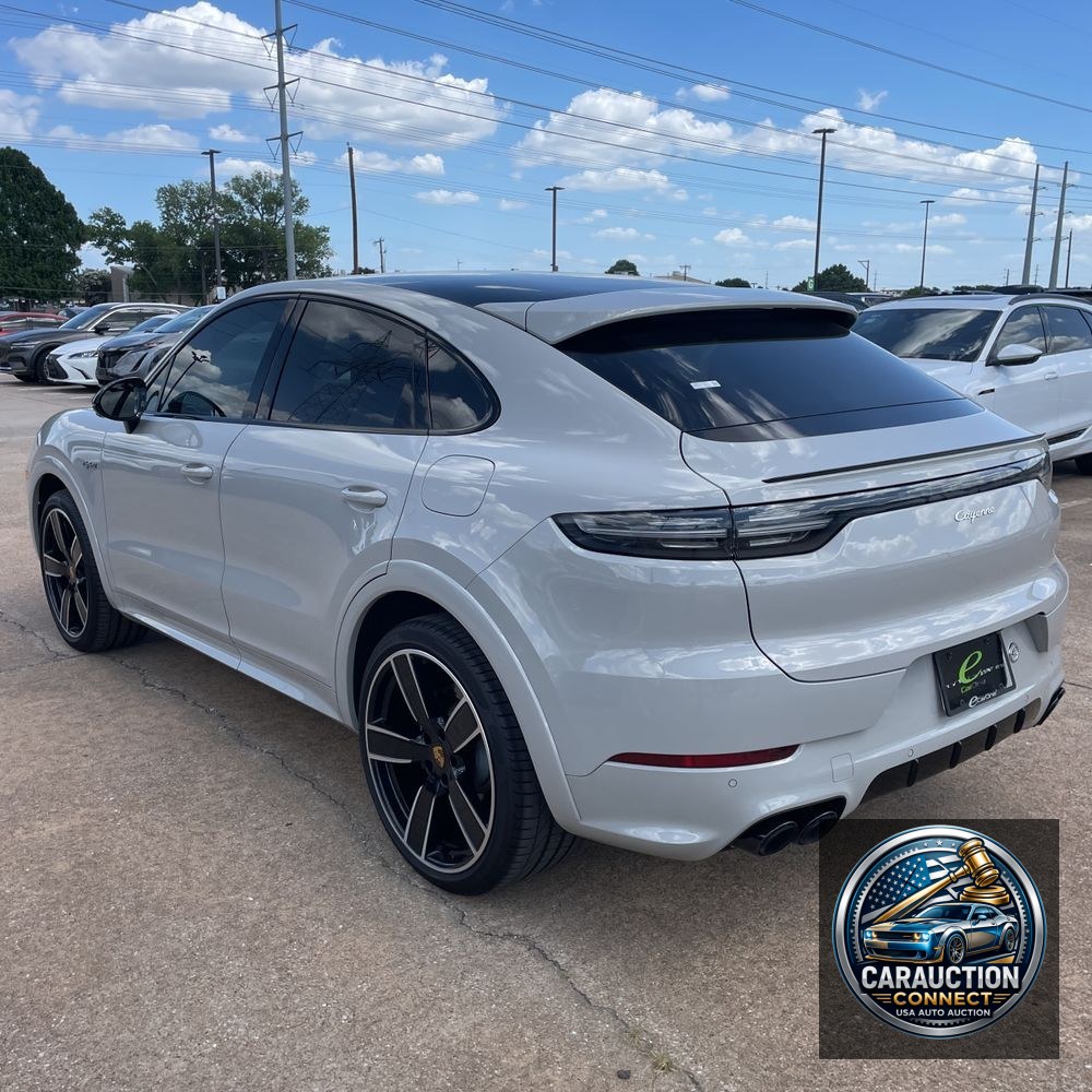 2022 Porsche Cayenne E-Hybrid Coupe