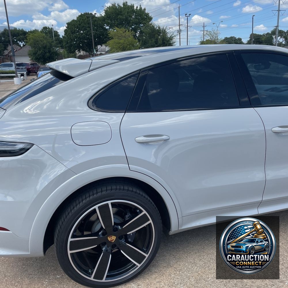 2022 Porsche Cayenne E-Hybrid Coupe