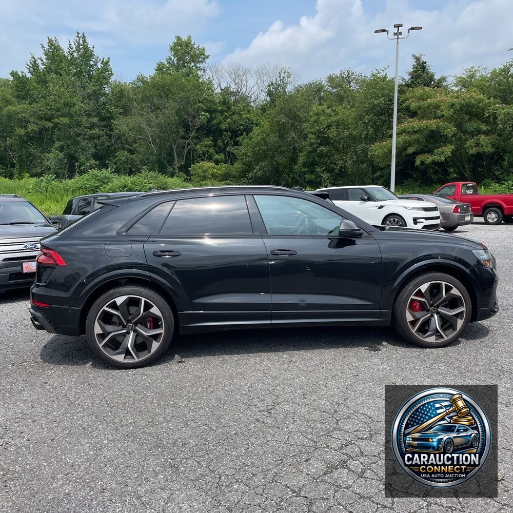 2024 Audi RS Q8 Base