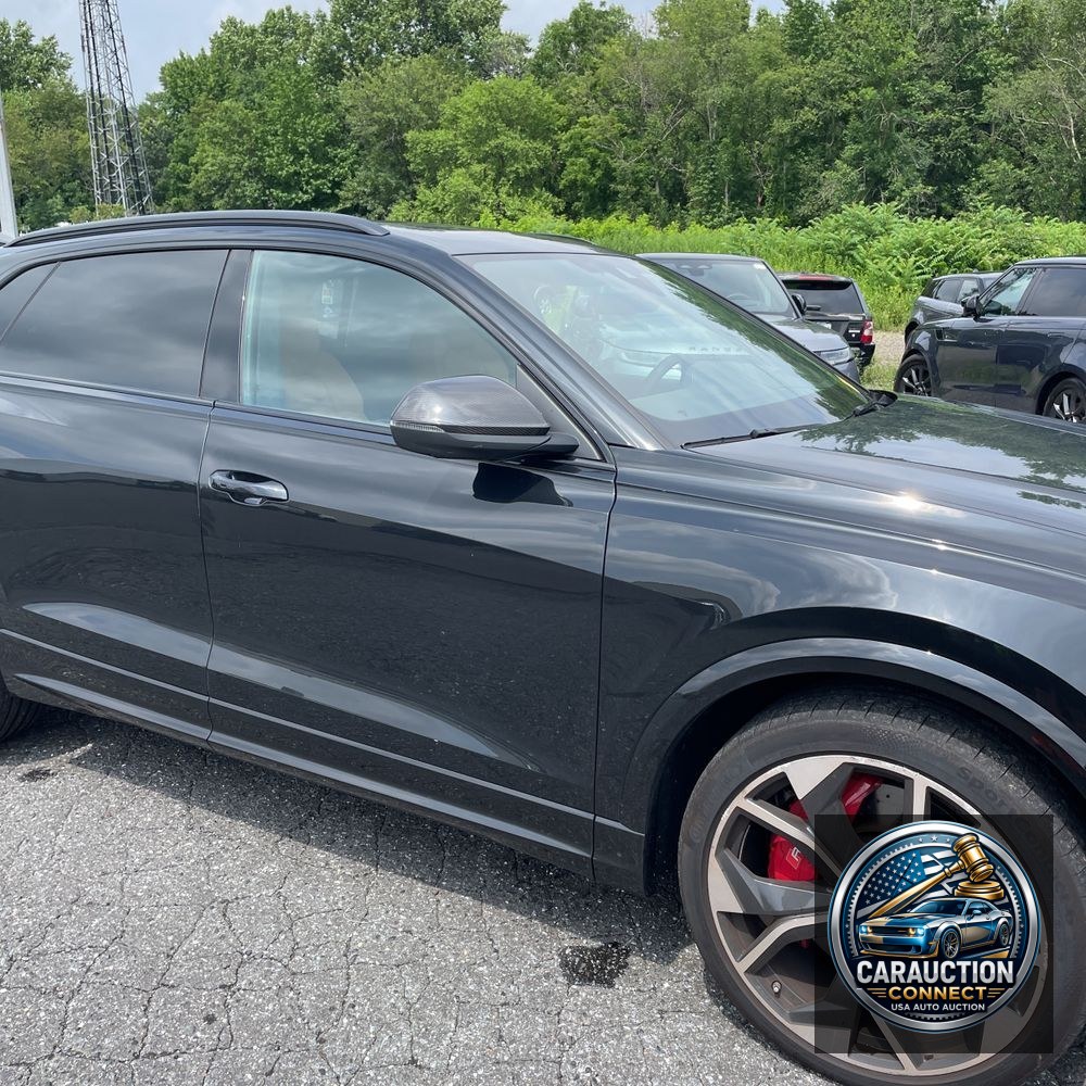 2024 Audi RS Q8 Base