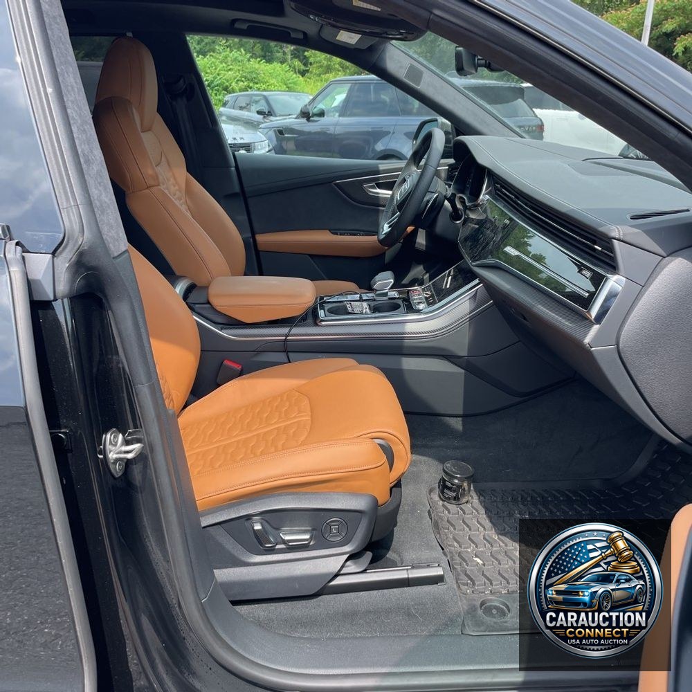 2024 Audi RS Q8 Base