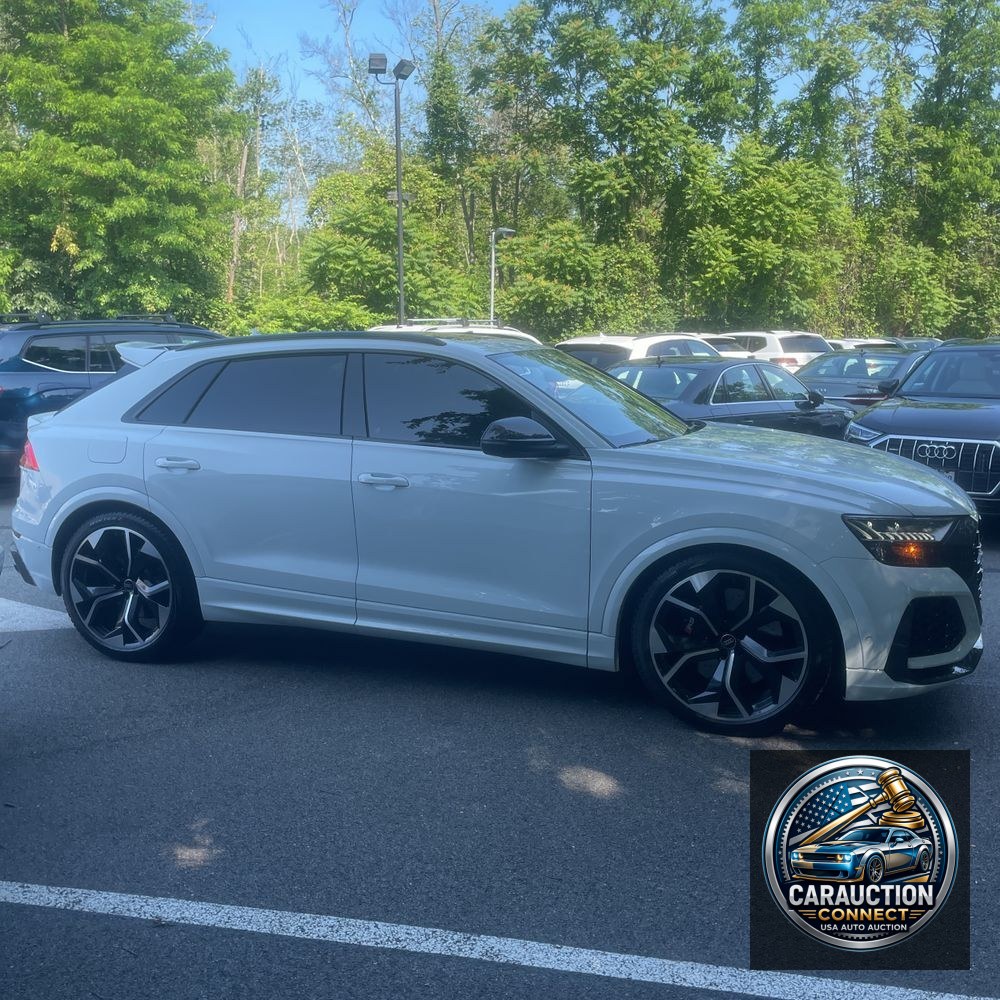2024 Audi RS Q8 Base