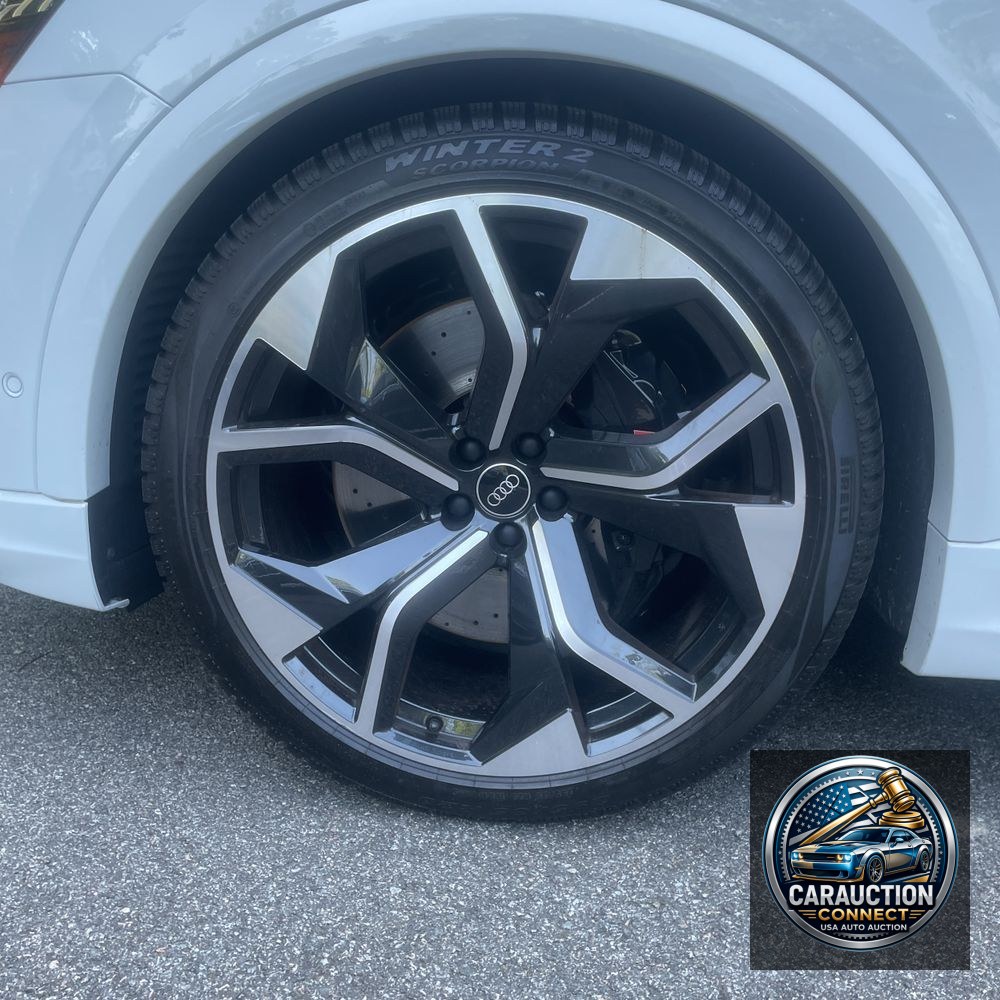 2024 Audi RS Q8 Base