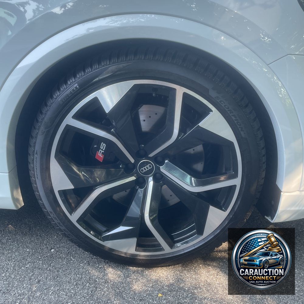 2024 Audi RS Q8 Base
