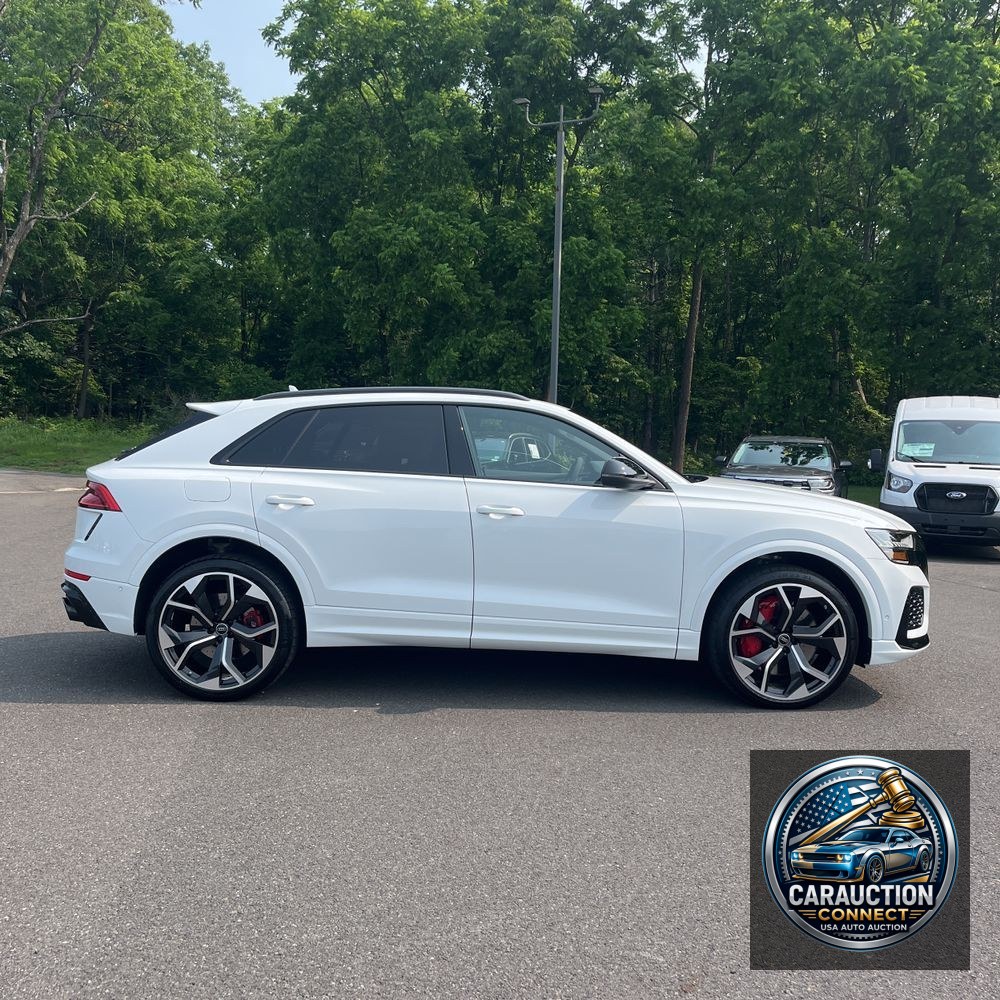 2024 Audi RS Q8 Base