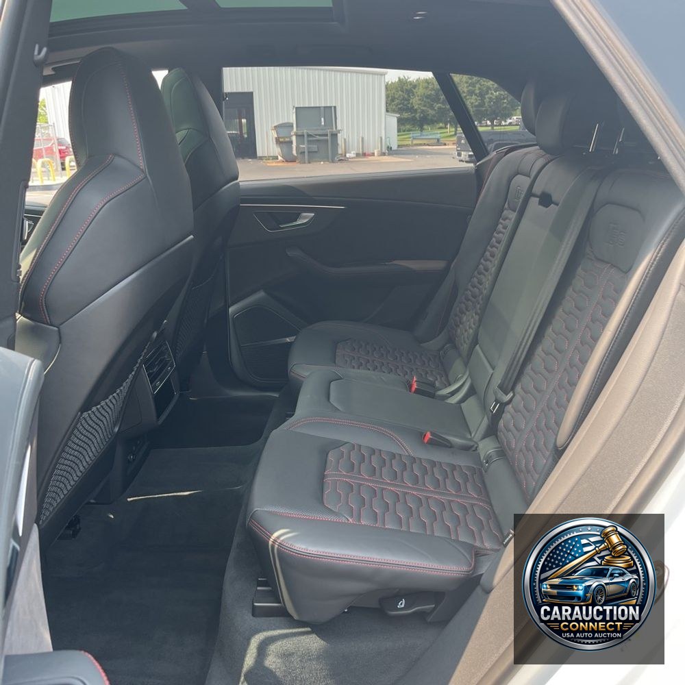 2024 Audi RS Q8 Base