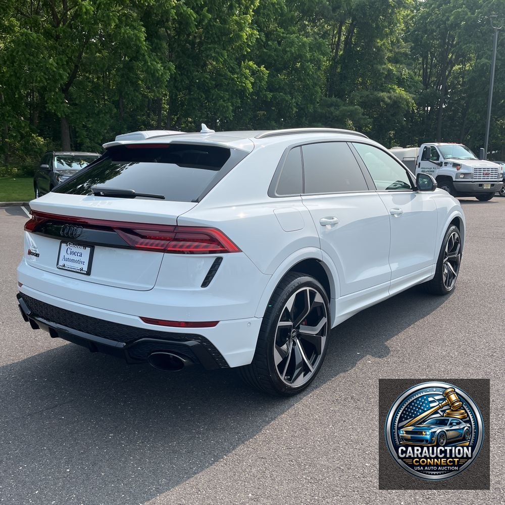 2024 Audi RS Q8 Base