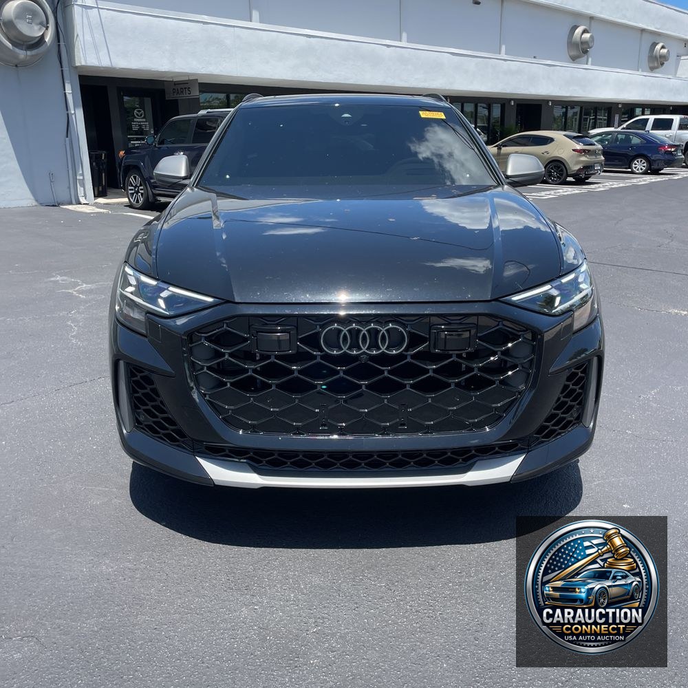 2025 Audi RS Q8 Performance
