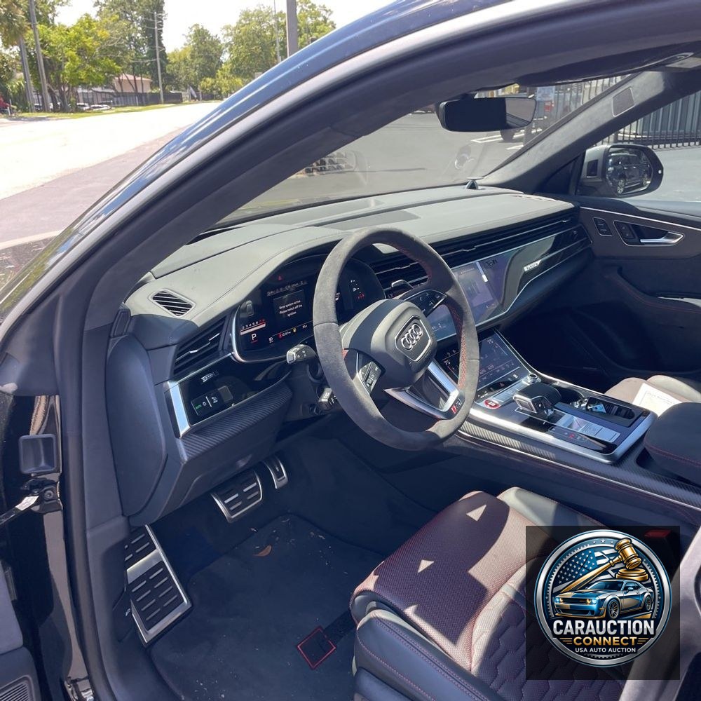 2025 Audi RS Q8 Performance