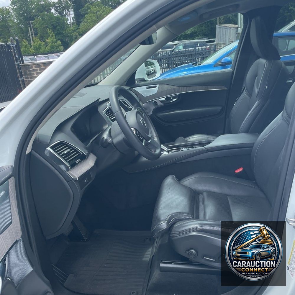 2023 Volvo XC90 B6 - Ultimate