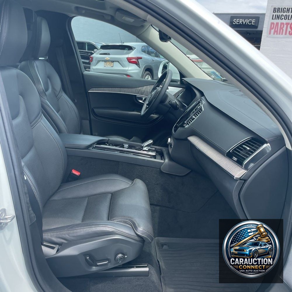2023 Volvo XC90 B6 - Ultimate