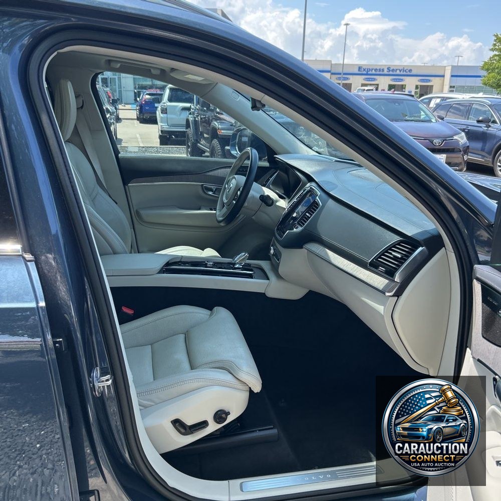 2023 Volvo XC90 B6 - Ultimate