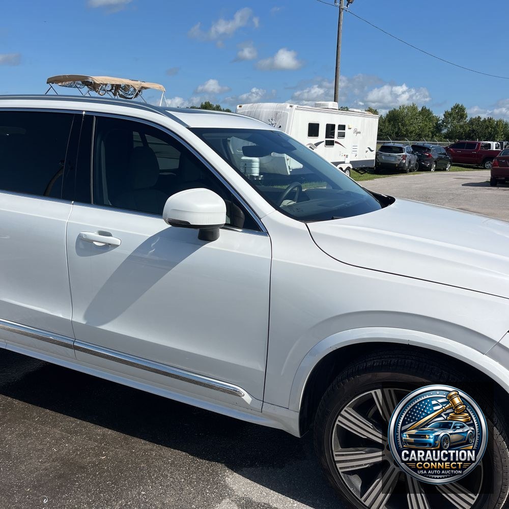 2024 Volvo XC90 B6 - Ultimate