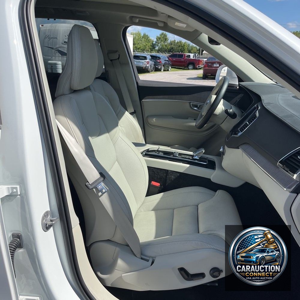 2024 Volvo XC90 B6 - Ultimate