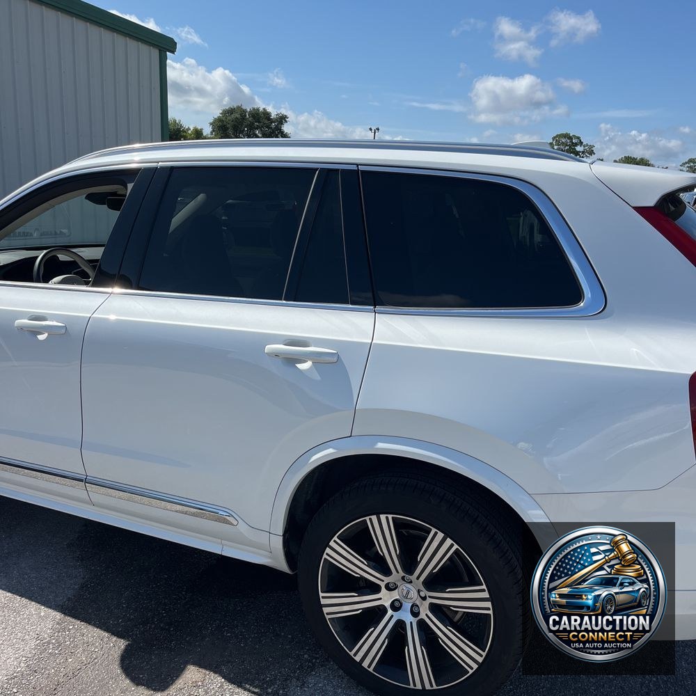 2024 Volvo XC90 B6 - Ultimate