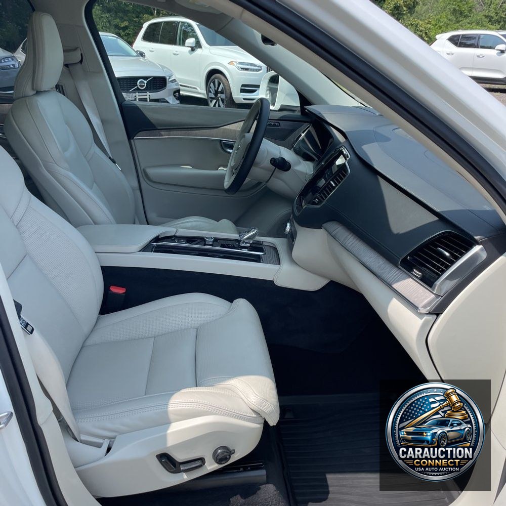2024 Volvo XC90 B6 - Ultimate