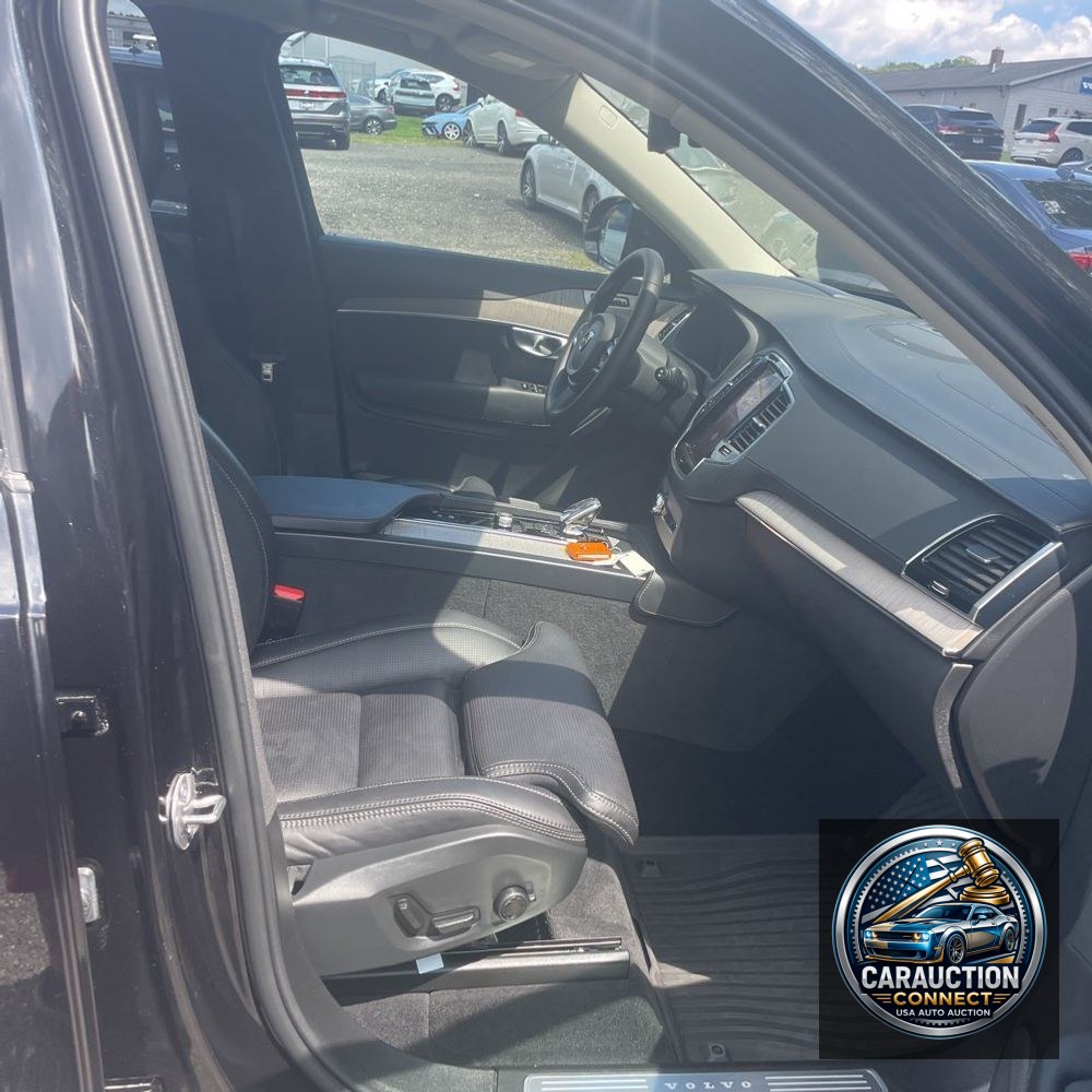 2024 Volvo XC90 B6 - Ultimate