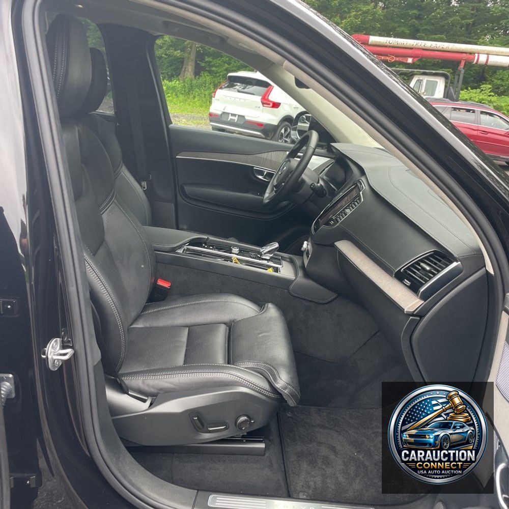 2024 Volvo XC90 B6 - Ultimate
