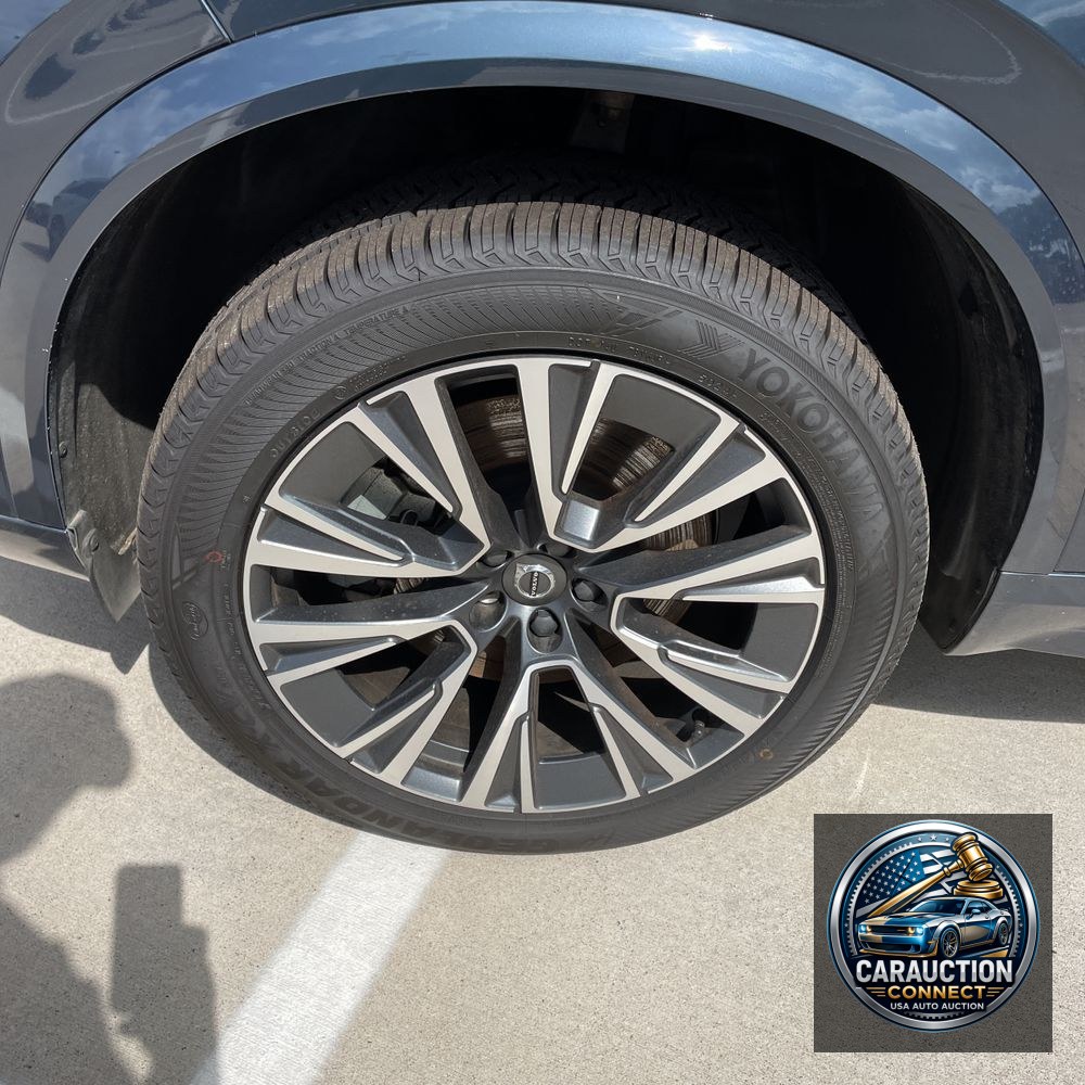2022 Volvo XC90 T8 - Inscription Exp