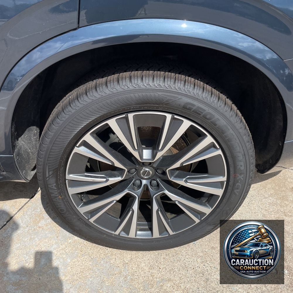 2022 Volvo XC90 T8 - Inscription Exp