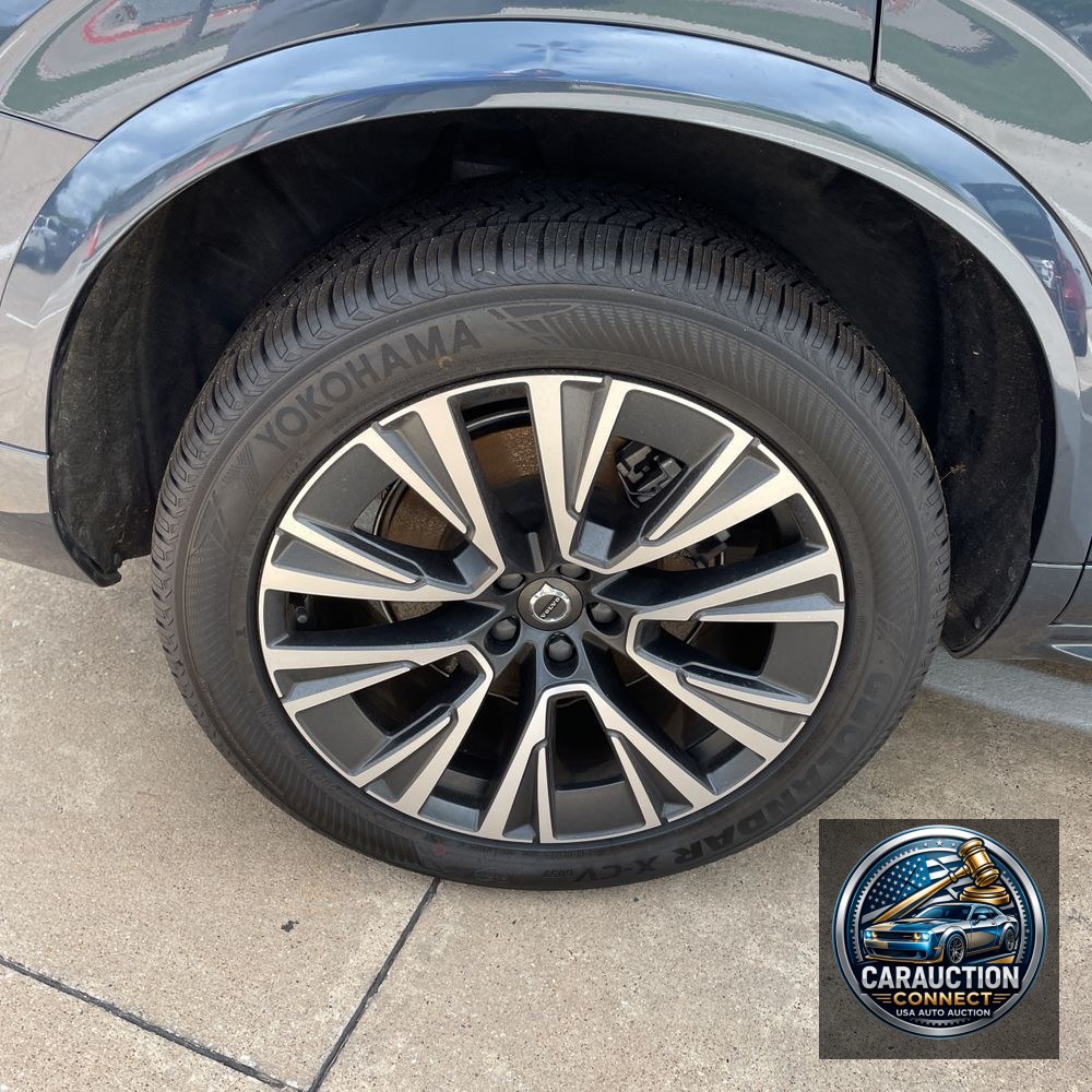 2022 Volvo XC90 T8 - Inscription Exp