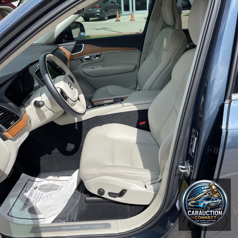 2022 Volvo XC90 T8 - Inscription Exp