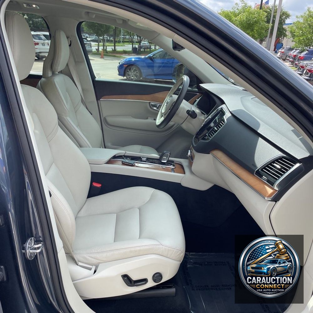 2022 Volvo XC90 T8 - Inscription Exp