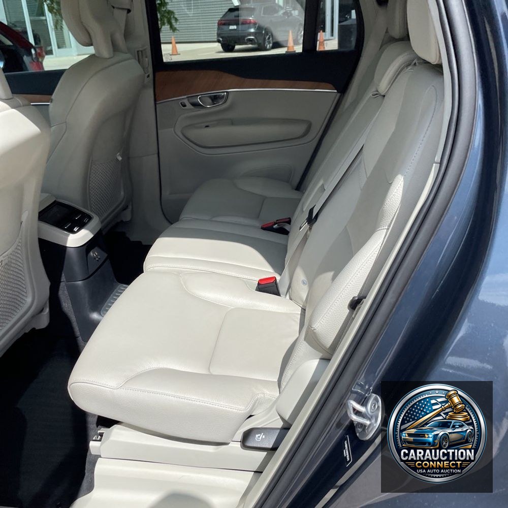 2022 Volvo XC90 T8 - Inscription Exp