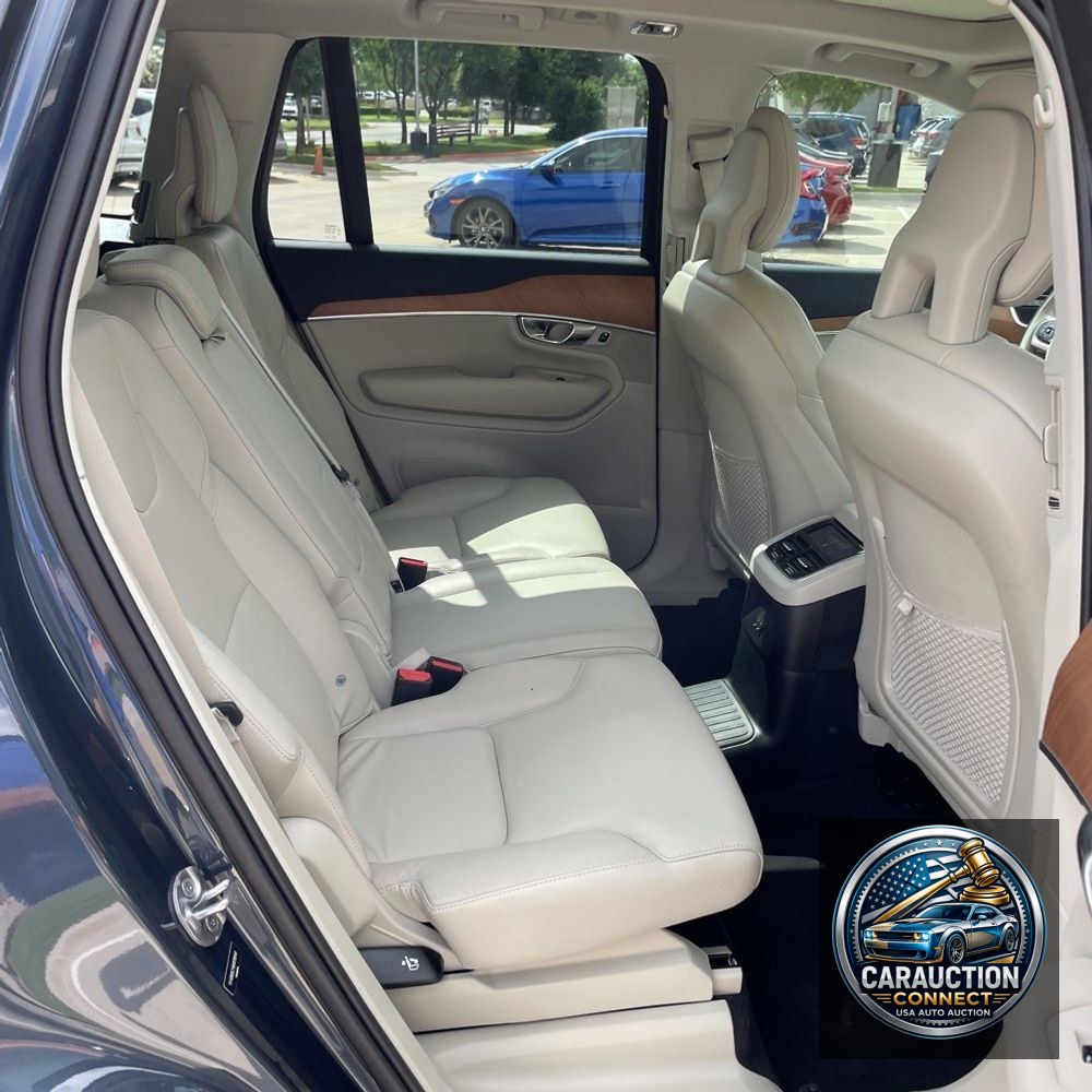 2022 Volvo XC90 T8 - Inscription Exp