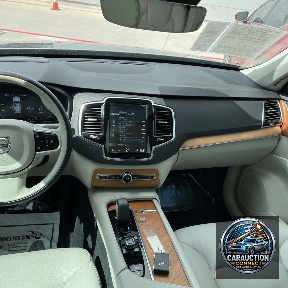 2022 Volvo XC90 T8 - Inscription Exp